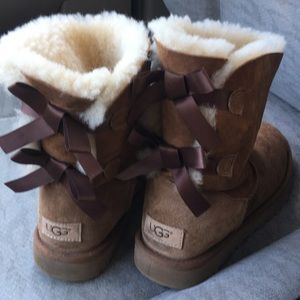 Size 8 baily bow Ugg’s